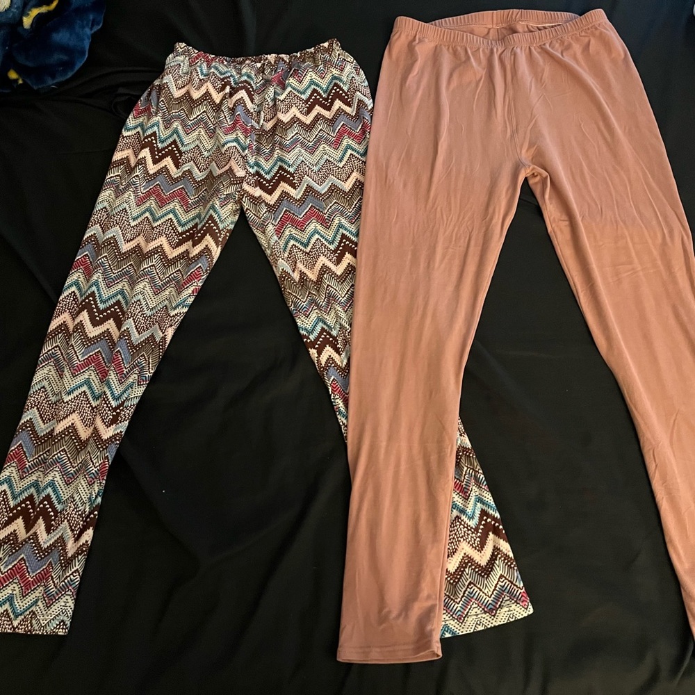 Junior’s Hot Kiss and no tag leggings in size 1x/2x